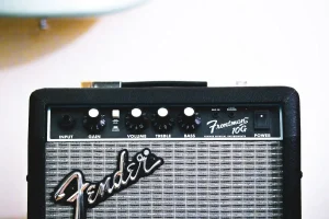 fender-frontman-10g-امپ